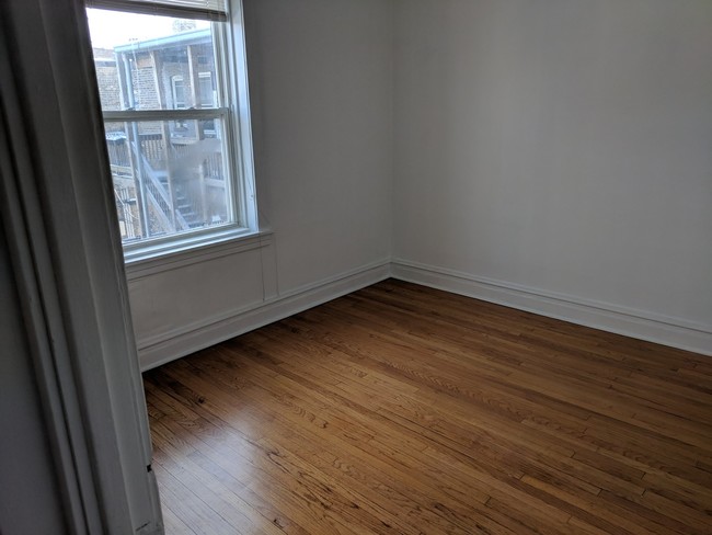 Photo - 5063 N Damen Ave