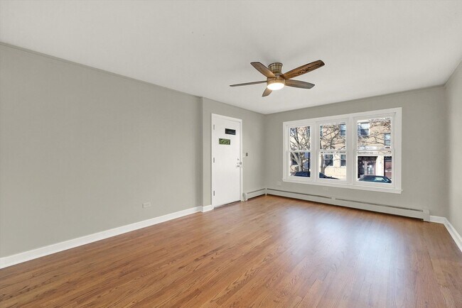 Foto del edificio - 5818 N Elston Ave