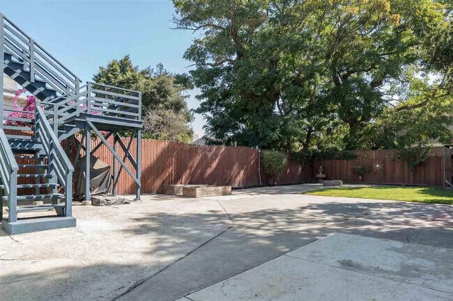 Building Photo - 1508 Magnolia St