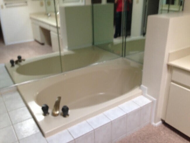 Foto del edificio - 6349 Oak Meadow Bend