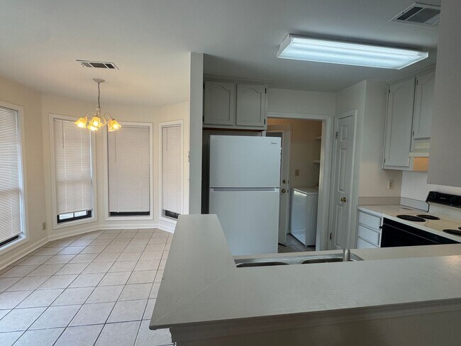 Foto del edificio - Patio Home with Great Location