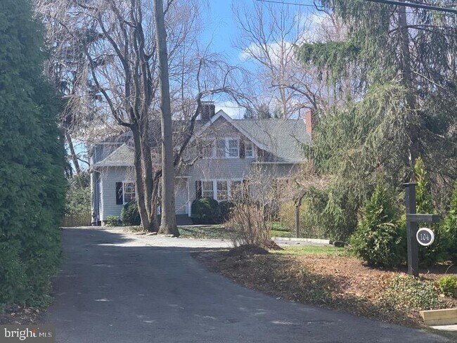 Building Photo - 104 Bayard Ln