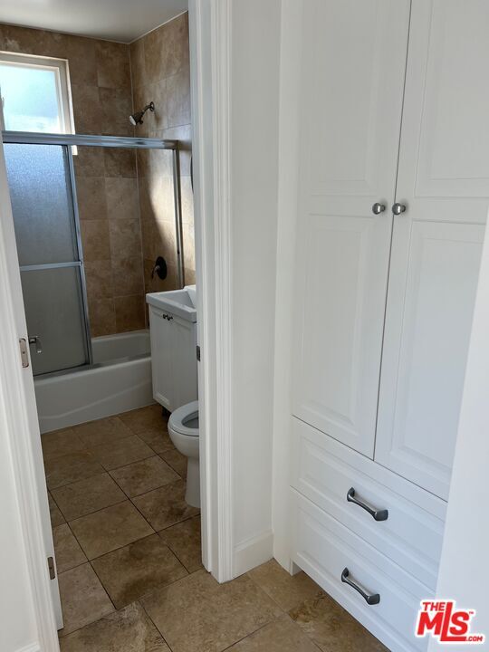 Building Photo - 13636 Cerise Ave