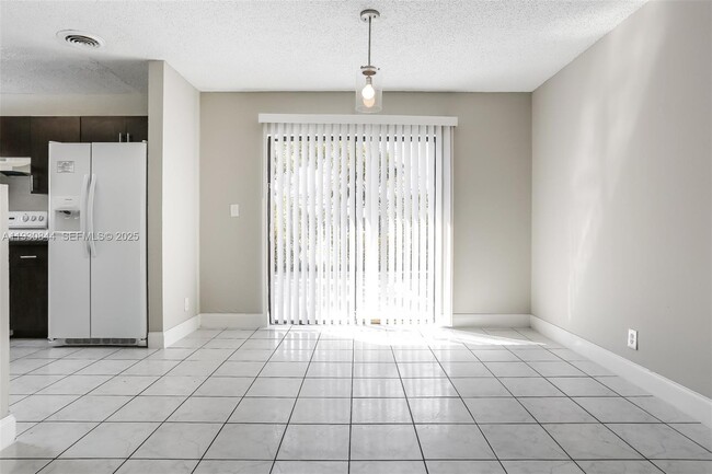 Building Photo - 707 SW 74th Ave