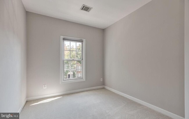Building Photo - 4204 Zouave Ln