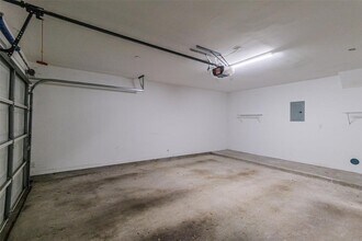 Building Photo - 3001 Murworth Dr