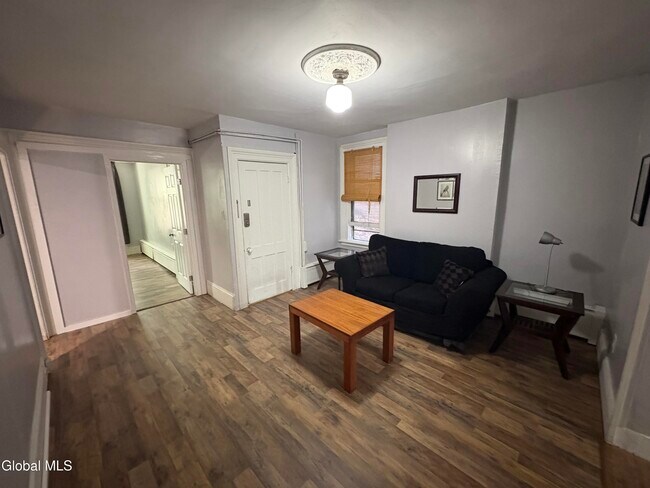 Foto del edificio - 334 4th St