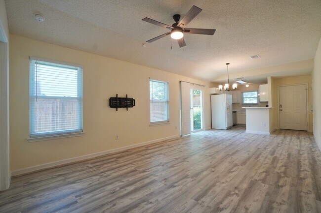 Building Photo - 13102 Staton Dr