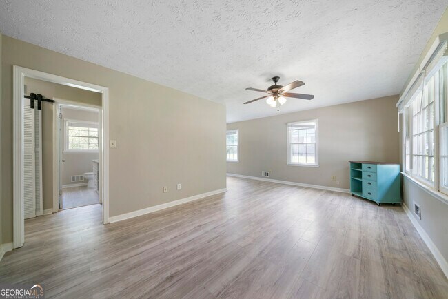 Foto del edificio - 256 Powder Springs St