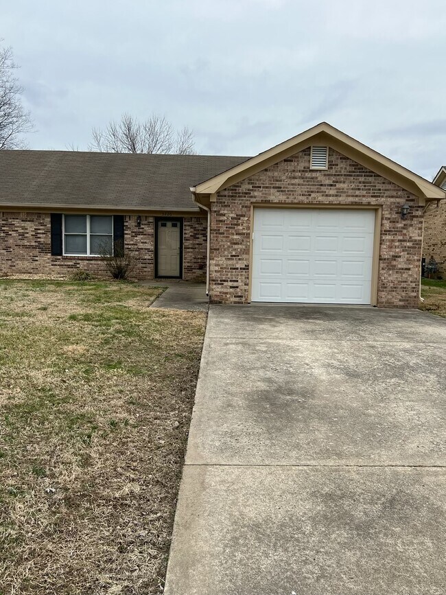 Building Photo - 3226 Jack Gray Dr