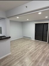 Building Photo - 502 E Spruce Dr