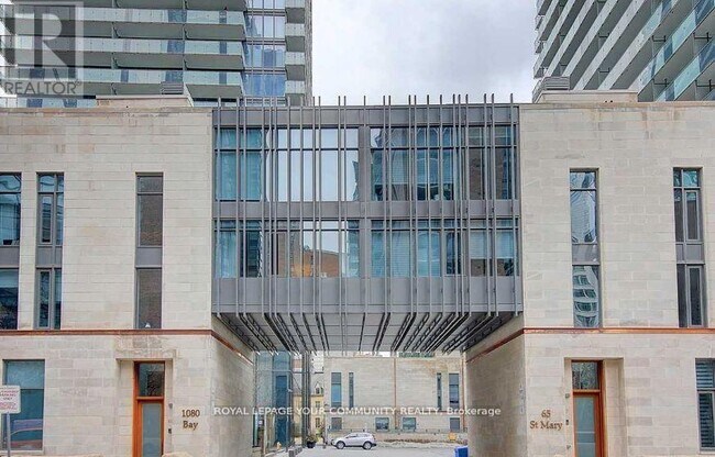 Building Photo - 2803-65 St Mary St