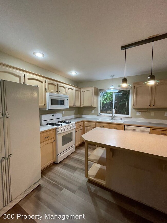 Foto del edificio - 4 br, 2.5 bath House - 964 SW Eagle Vista ...