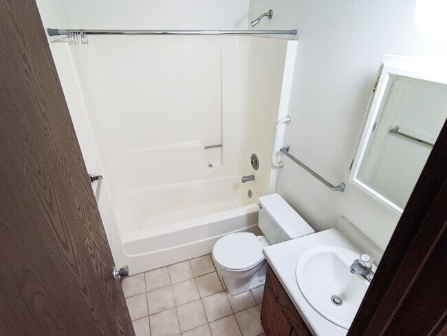 Foto del edificio - 1 Bedroom in Lonsdale