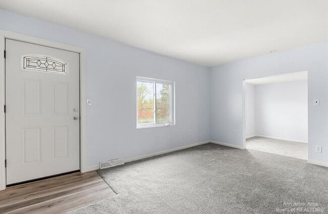 Photo - 393 Elder St House