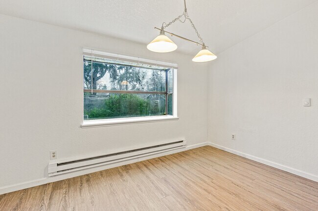 Building Photo - 3921 S Tyler St