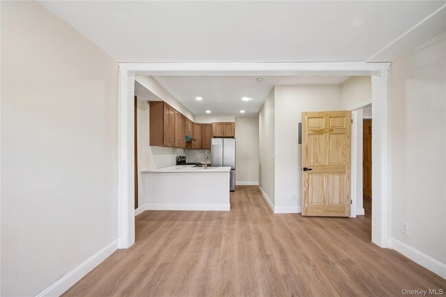 Foto del edificio - 32-50-50 87th St