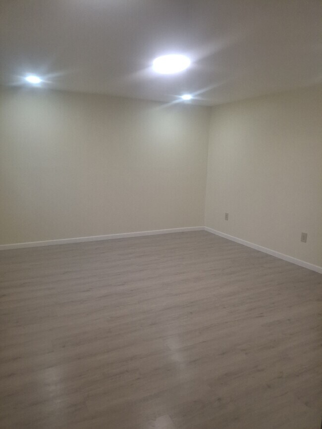 Foto del edificio - 2734 Ronca Blvd