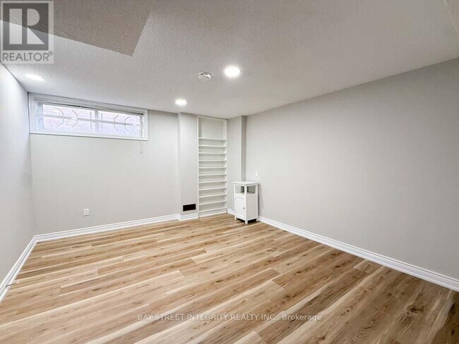 Building Photo - 188 Olive Ave