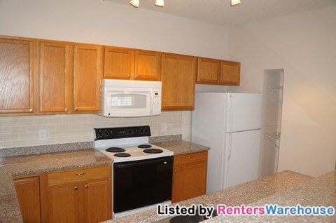Building Photo - 620 Willoughby Way W