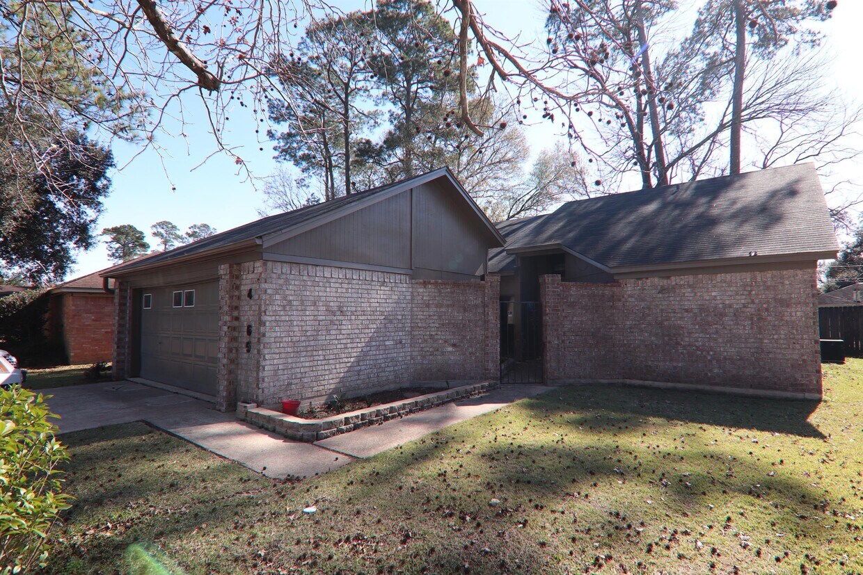 Primary Photo - 4765 Folsom Dr
