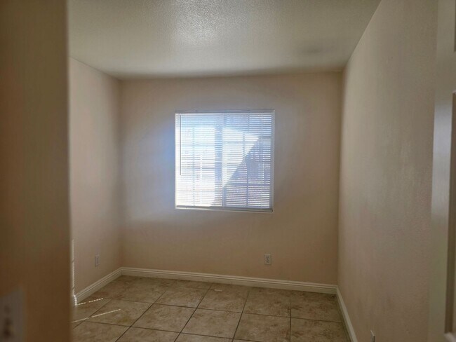 Foto del edificio - 3 bedroom home