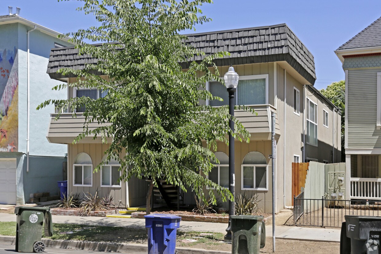 Building Photo - 2525 N St