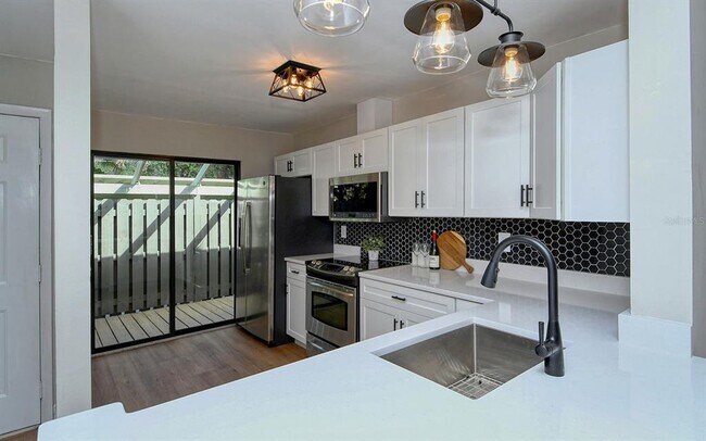 Building Photo - 5603 Summerside Ln