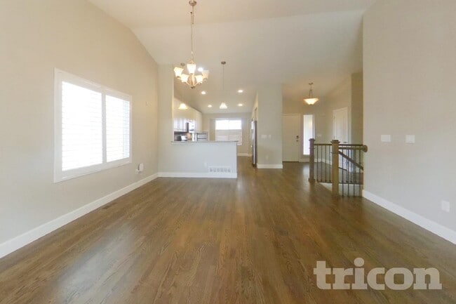 Building Photo - 10973 Echo Canyon Dr