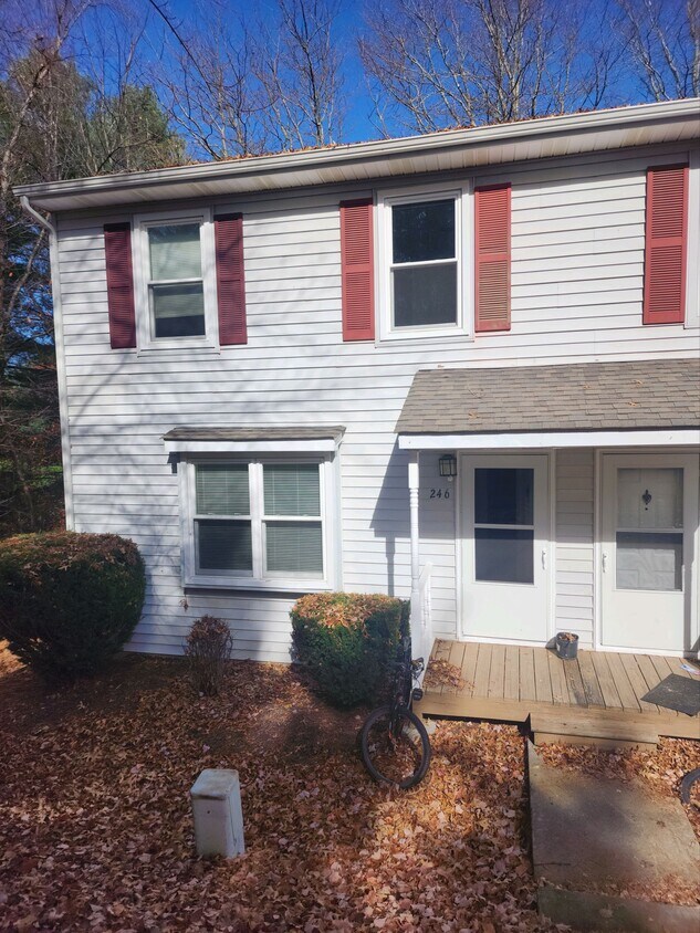 Foto principal - 246 Pheasant Run Dr