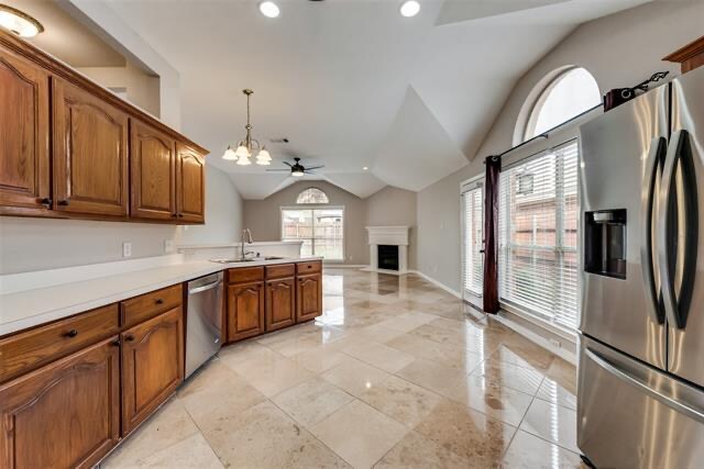 Foto del edificio - 912 Churchhill Dr