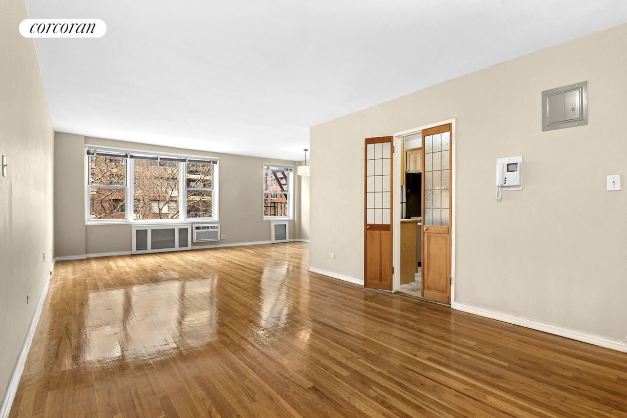 Foto principal - 310 Beverley Rd