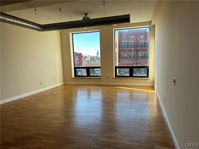 Foto del edificio - 466 N Salina St