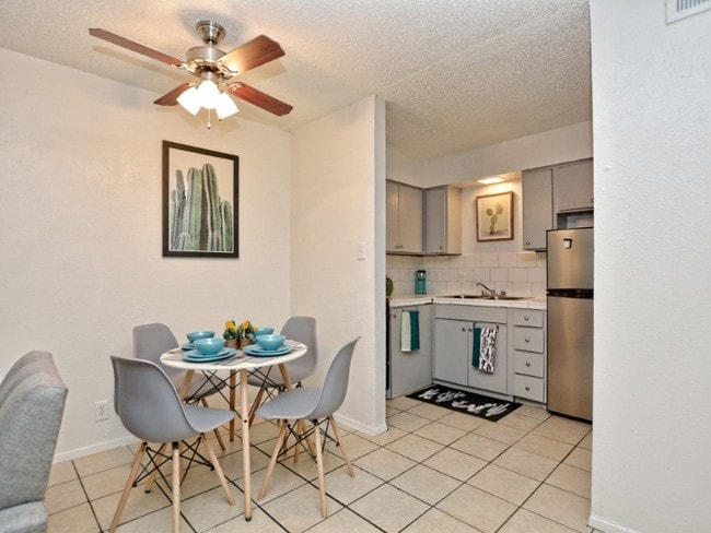Building Photo - Azure Apartments and Townhomes