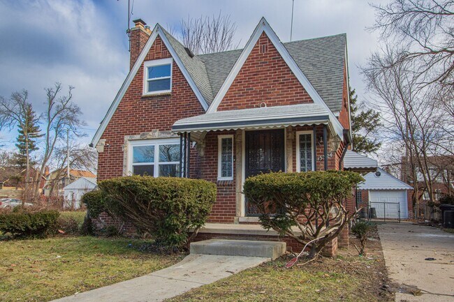 Foto del edificio - 15324 Murray Hill St