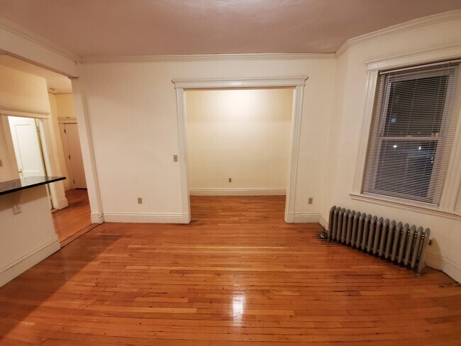 Building Photo - 111 Queensberry St