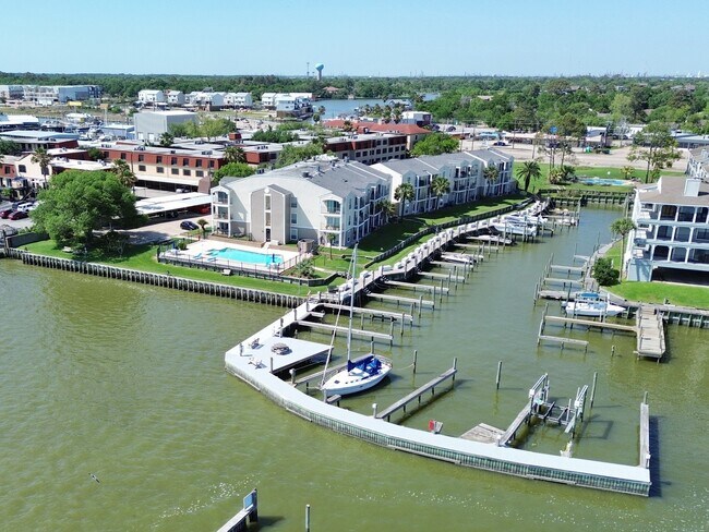 Foto del edificio - 205 Yacht Club Ln