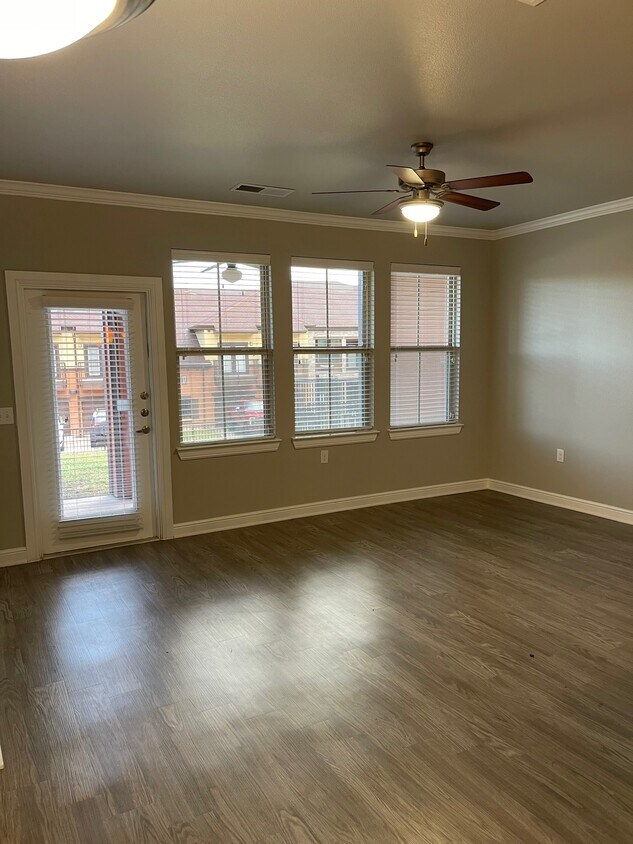 Living Room - 3501 Ranch Road 620 S