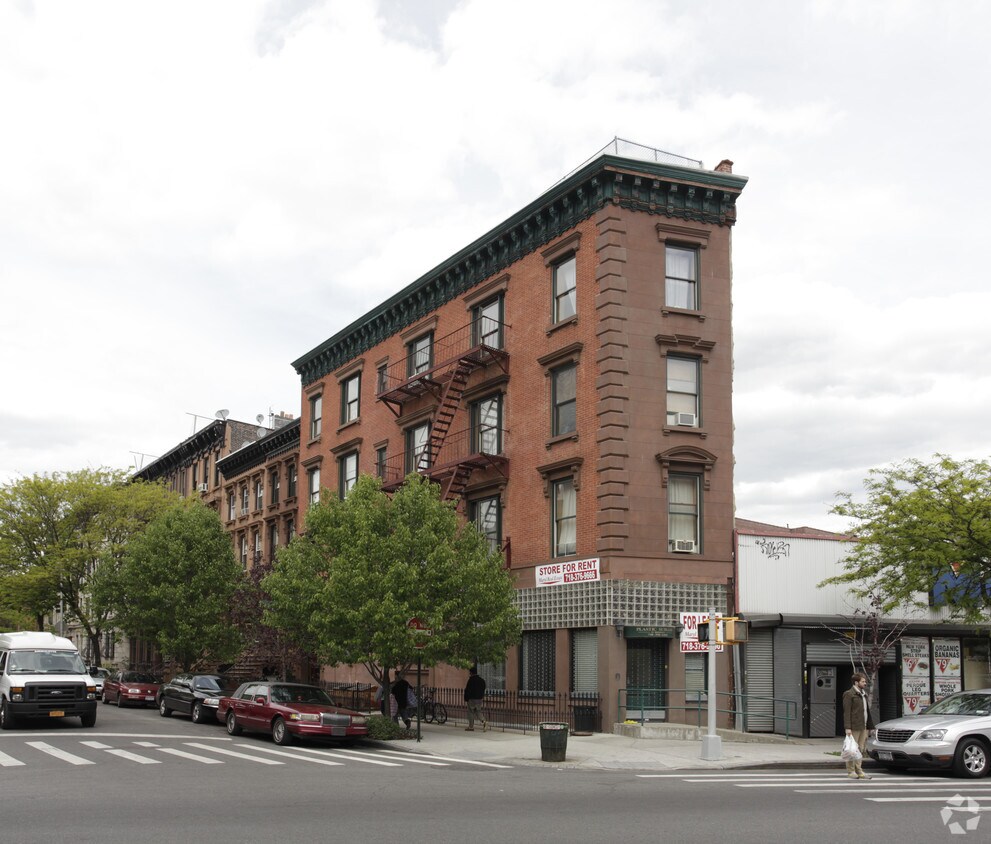 Primary Photo - 983 Fulton St