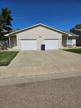 Building Photo - 931 Village Cir