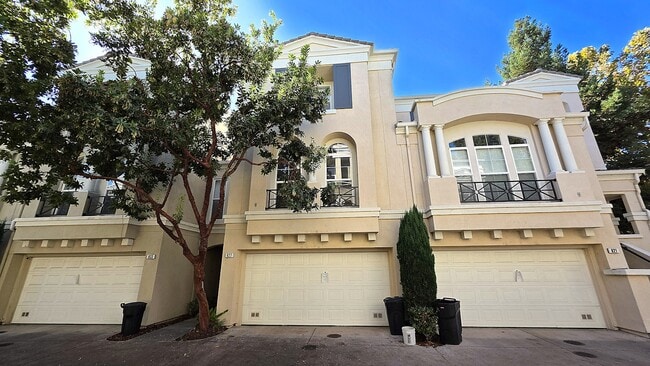 Photo - 827 Harmony Pl Townhome