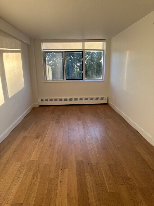 Building Photo - 457 Marlee Ave