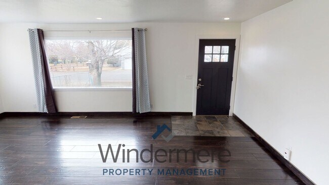 Foto del edificio - 819 Ankeny St
