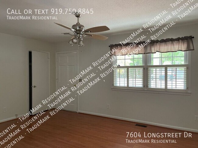 Foto del edificio - 7604 Longstreet Dr