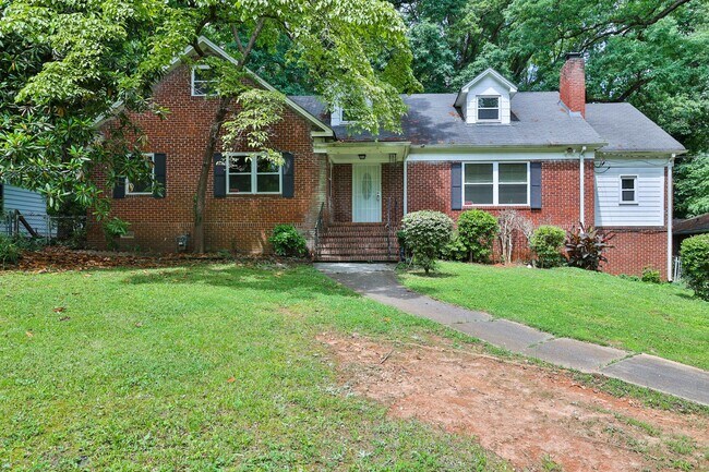 Building Photo - Beautiful Home