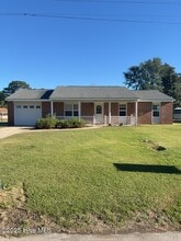 Building Photo - 304 Royal Dr