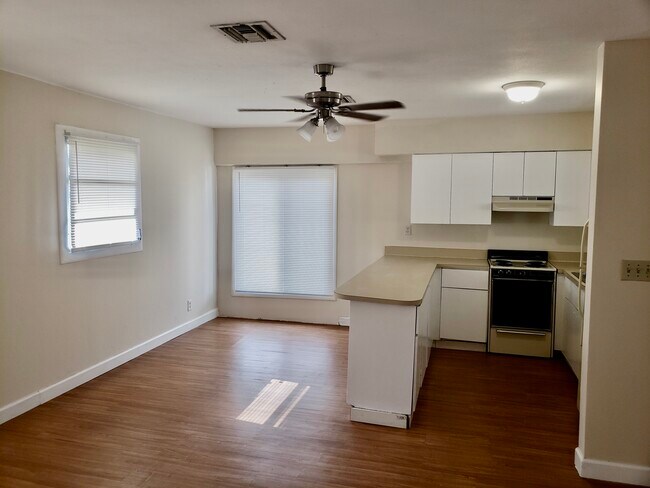 Dine room and Kitchen w bar - 1670 NE 56th St Apartments