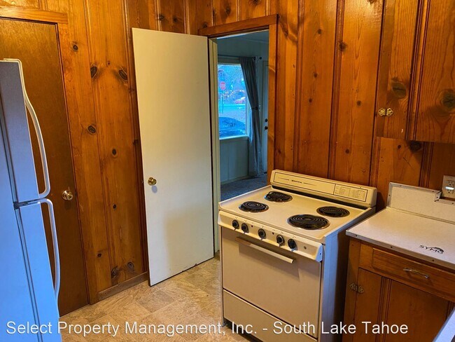 Foto del edificio - Studio, 1 bath House - 3660 Birch Ave