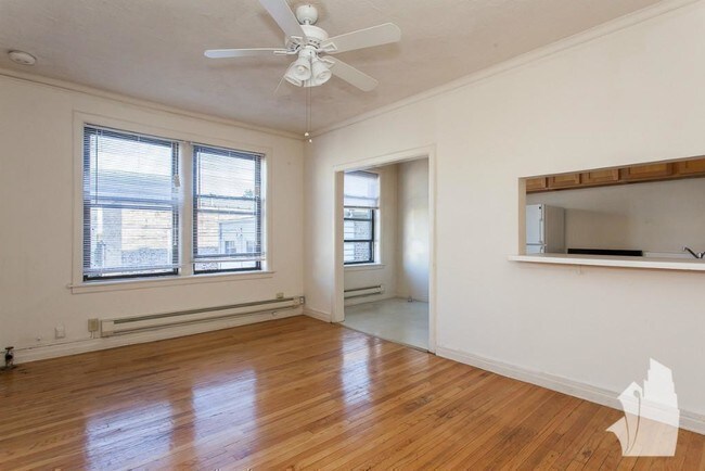 Foto del edificio - 1050 W George St