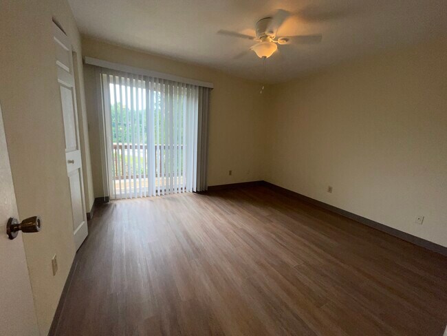 Bedroom with attached deck - 602 Hamlet Way